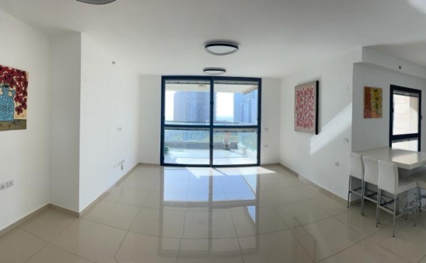 City of Yamim 5 rooms 138m2 Balcony 16m2 Parking  Apartment for sale in Netanya