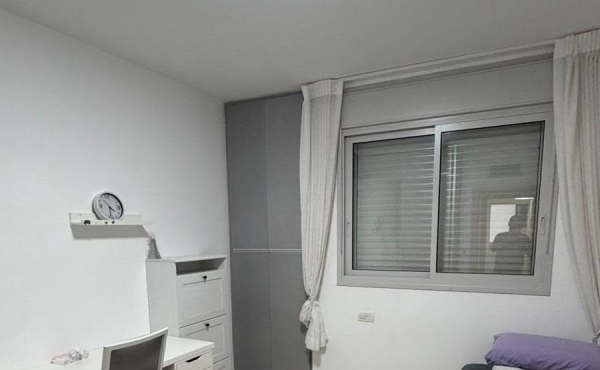 Downtown  Netanya 4 rooms 112 m2 Terrace 14m2 Lift Parking Storage