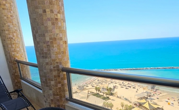 Blue Weiss Hotel Residence 2 rooms 55m2 Terrace 12m2 Sea view Lift Apartment for sale in Netanya